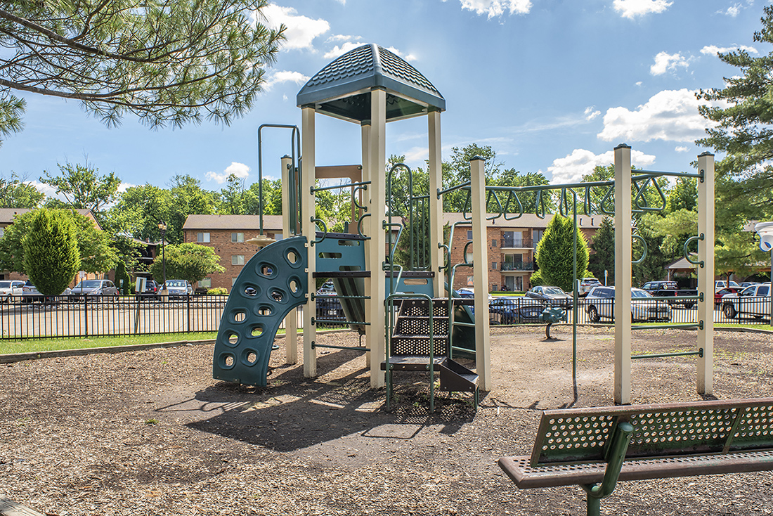 Photos and Video of The Manor/The Manor East Apartments in Leesburg, VA